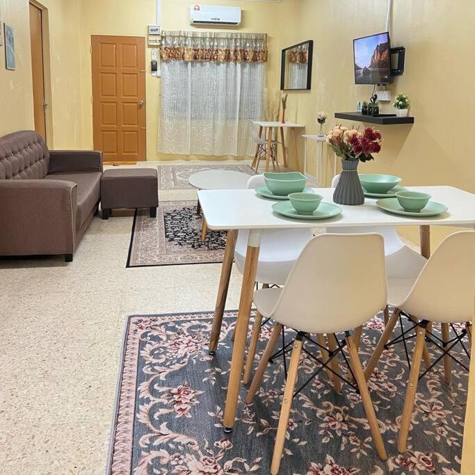 Indah Homestay, Pasir Gudang Johor 외부 사진